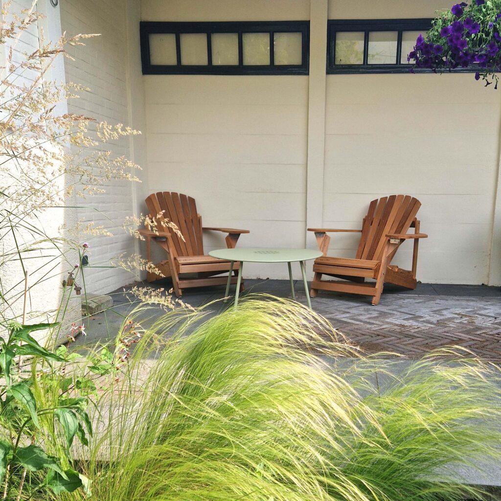 Zitje in tuin B&B de Gastfabriek